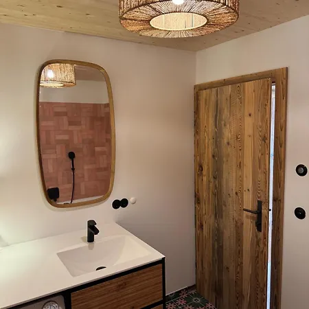 Old Barn, Hay Outside, New Inside Chalet Brixen im Thale