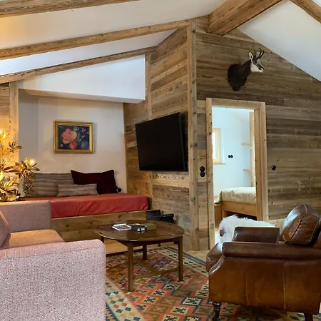 Old Barn, Hay Outside, New Inside Brixen im Thale